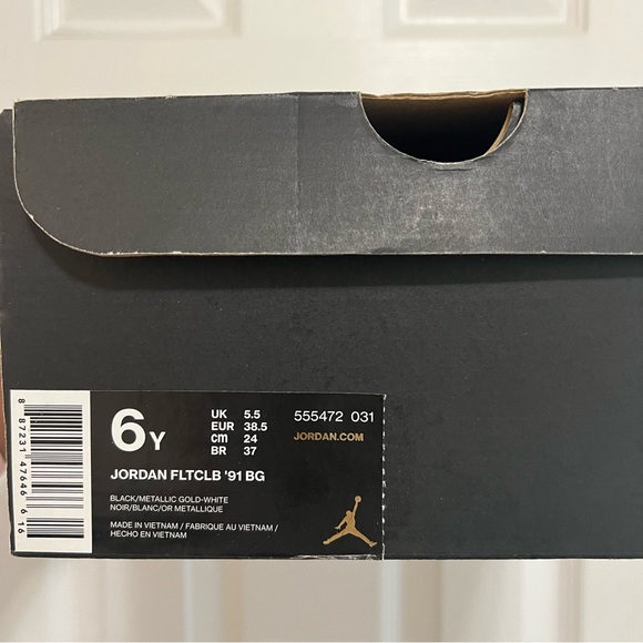 Jordan Flight Club ‘91 in Black/Gold; Size 6Y - Picture 6 of 6